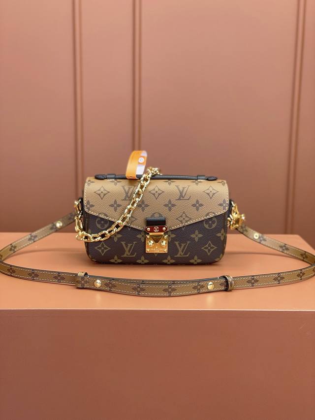 芯片钢 特级Mb芯片版原厂皮 Pochette MéTis East West 手袋 型号:M46279黄花 材料:A级全钢五金,进口原厂面料 包装:全套原厂免 芯片钢 特级Mb芯片版原厂皮 Pochette MéTis East West 手袋 型号:M46279黄花 材料:A级全钢五金,进口原厂面料 包装:全套原厂免