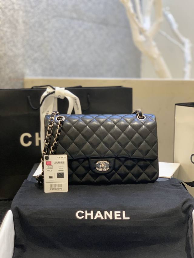 顶级货_厂 法国高端定制品 Chane1 Classic Bag 01112 演绎了Chane1的经典，高雅、简约、精美！专柜同步更新 最新版本 Zp完美版型复