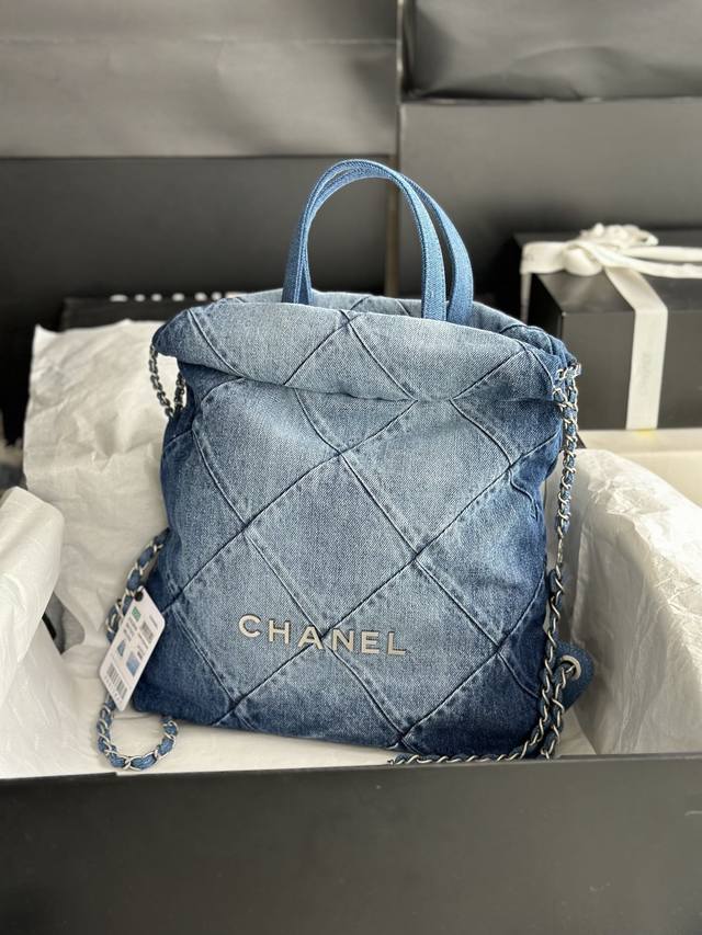 顶级货_ 法国 高端定制品 Chane1 As3859# Chane1 23P牛仔双肩包！ 仔双肩包也挺惊喜！23C预告的时候就看到了 没想到 实物比图片好看很