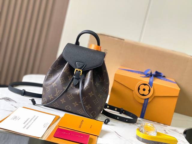 特级Mb芯片版原厂皮 Montsouris Bb 双肩包 型号：M45516黑色 材料：A级全钢五金，进口原厂面料 包装：全套原厂免税Mb包装 尺寸：17X20