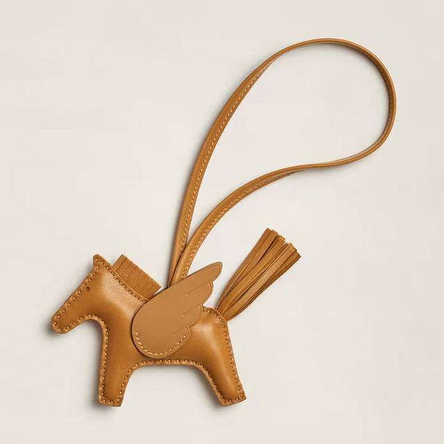 新款爱马仕小马挂件 原单精品 配送如图包装 爱马仕Hermes小飞马 Rodeo Pegase包包挂件 钥匙扣 纯手工缝线制作 进口小羊皮材质 质量非常好
