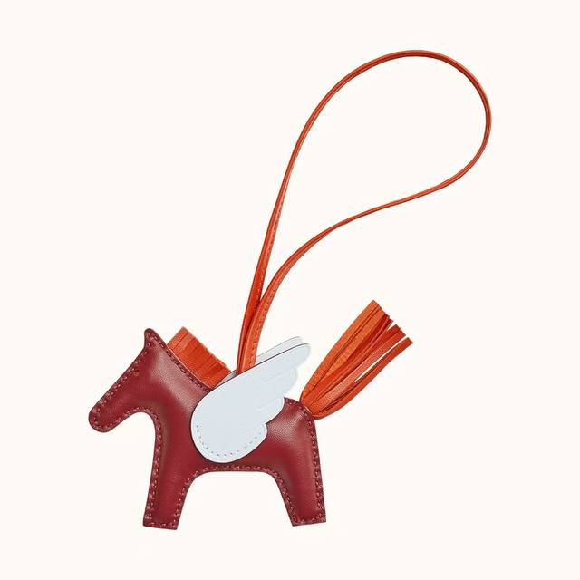 新款爱马仕小马挂件 原单精品 配送如图包装 爱马仕Hermes小飞马 Rodeo Pegase包包挂件 钥匙扣 纯手工缝线制作 进口小羊皮材质 质量非常好