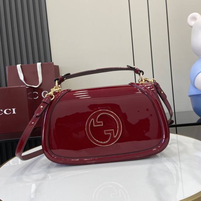 配全套原厂红盒包装 新品 Gucci Blondie系列全新手袋饰有在20世纪70年代初期首次亮相的品牌系列经典标识，巧妙结合传承魅力与当代风尚，出色诠释品牌经