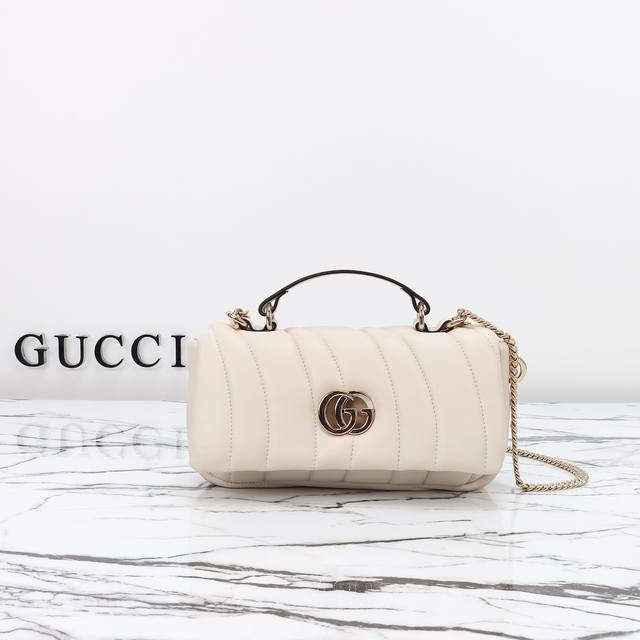 专柜品质，原厂皮，款号806017白绣花尺寸：宽21X高12.4X侧宽4.6。现货出货！