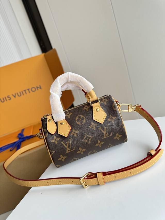 货号 M81085 跑量款 介绍 海外原单 五金 采用进口五五金升级钢钉 面料 采用海外进口原版面料 尺寸 长16Cmx高10Cmx7.5Cm 包装 配置专柜全