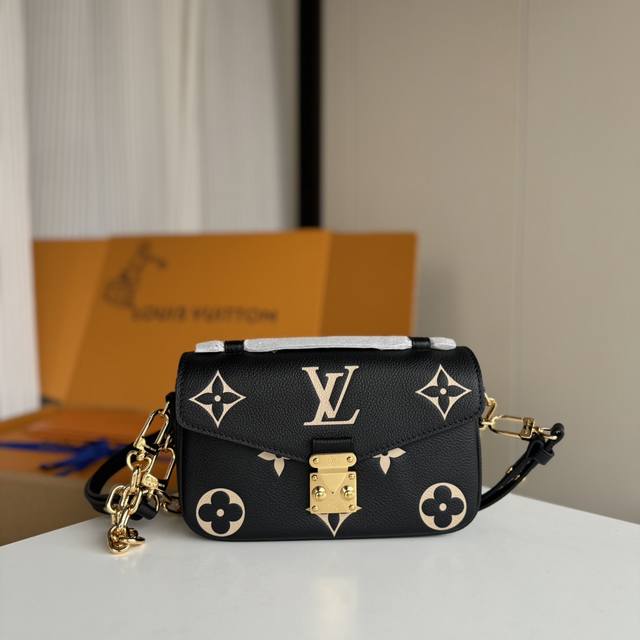 配置Mb专柜包装 特级原单升级钢锁实物拍摄M46596黑色丝印M23081咖色丝印M22942白色M46595黑色全皮邮差包系列 小号 East West Mé