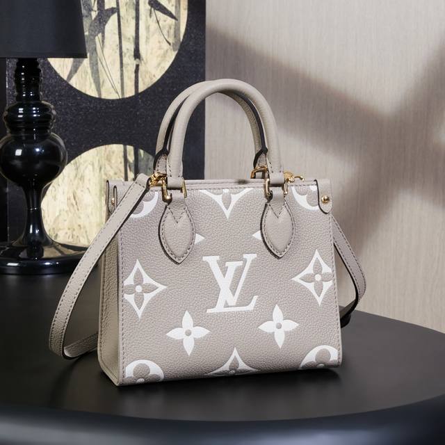 独家首发型号：M47054 Onthego Bb 手袋 加强版 品质提升．专柜同步，动态电子芯片、礼品袋、保护纸，铜版电子标签、合格证 皮料是正品代工厂意大利A