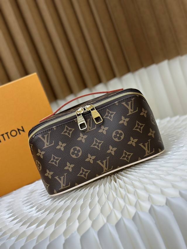 动态变码芯片 顶级原单 M11508黑花 M11750老花 顶级原单 Toiletry Bag 2 Compartments Sd盥洗袋取材 Monogram