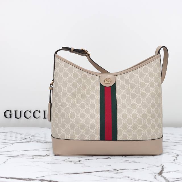 专柜品质，原厂皮，款号781392米胶尺寸：宽34X高32X侧宽17。现货出货！