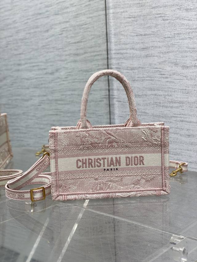 原厂高配版本 配原版全套包装 迷你现货 Tote最新秋冬系列，终于出肩带款了，可解放双手的Tote 包，精美的茹伊老虎，点缀字母标志，精湛的工艺，搭配可调节，可