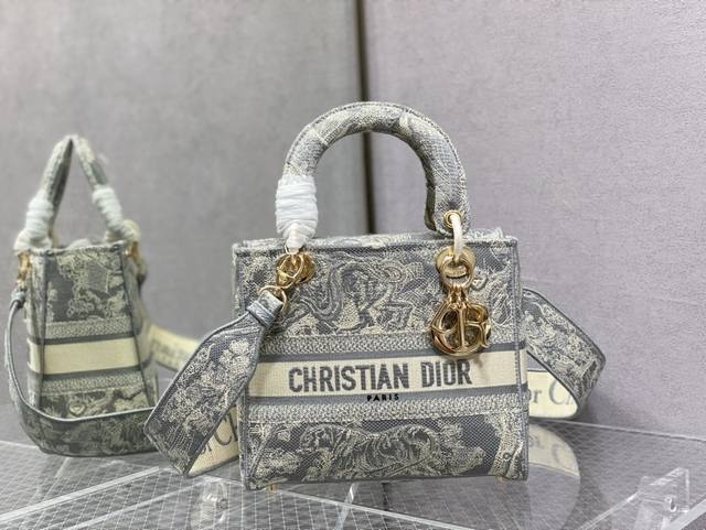 顶级原厂 配全套包装 Lady五格灰虎现货 砖柜最新老虎刺绣系列，仙气满满的，极具雕塑感的动物刺绣，精湛的工艺，完美的配色，整体时尚又复古，高级又浪漫 Size