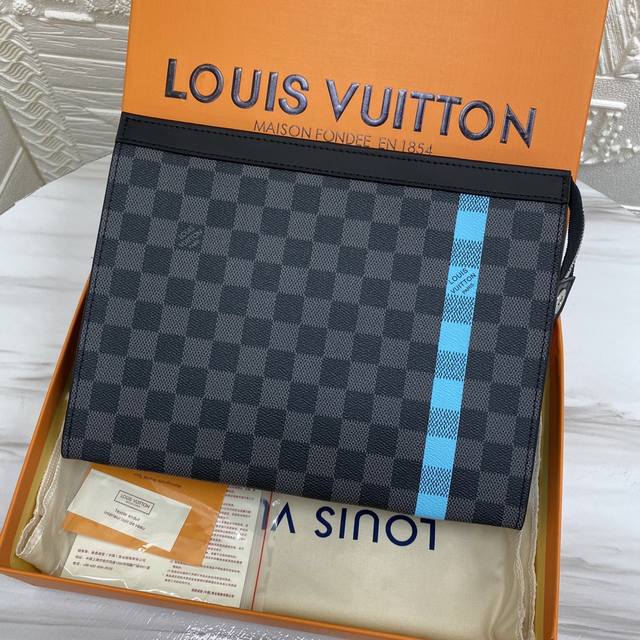 M64444、海外顶级原单货、尺寸27*21*6 、专属设计,此款全新Pochette Voyage手袋以极具表现力的图案与浓郁的航海风情为特色。历史悠久的经典 M64444、海外顶级原单货、尺寸27*21*6 、专属设计,此款全新Pochette Voyage手袋以极具表现力的图案与浓郁的航海风情为特色。历史悠久的经典