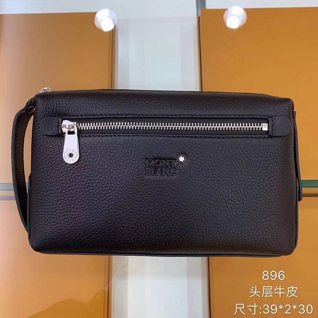 原单官网896-顶级原版货万宝龙专柜同款正品: 皮质手感超柔软,有内格加多卡位,配置特色手挽,专柜五金配件,配专柜盒子包装,尺寸:28X4X19 原单官网896-顶级原版货万宝龙专柜同款正品: 皮质手感超柔软,有内格加多卡位,配置特色手挽,专柜五金配件,配专柜盒子包装,尺寸:28X4X19