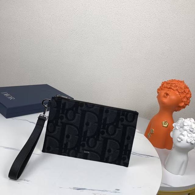 市场最高版本,欢迎对比 A5袋 黑色Maxi Dior斜面卡片 产品编号:2Esca490Yxl_H03E 优雅而简单的设计的A5袖珍。采用黑色Maxi Dio 市场最高版本,欢迎对比 A5袋 黑色Maxi Dior斜面卡片 产品编号:2Esca490Yxl_H03E 优雅而简单的设计的A5袖珍。采用黑色Maxi Dio