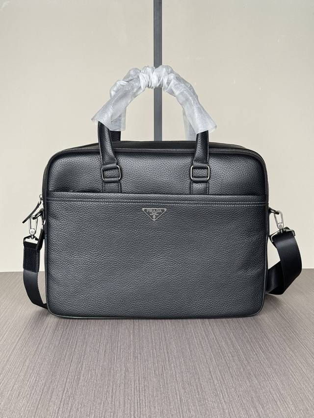 顶级专柜老鼠高端狠货最新火爆款普拉达多拉链隔层手提公文包大量出货啦,叫嚣专柜货顶级原单货纸上谈兵吹牛皮的咱不会,请让狠货说话。款式可以复制抄袭,材料做工骗不了懂 顶级专柜老鼠高端狠货最新火爆款普拉达多拉链隔层手提公文包大量出货啦,叫嚣专柜货顶级原单货纸上谈兵吹牛皮的咱不会,请让狠货说话。款式可以复制抄袭,材料做工骗不了懂