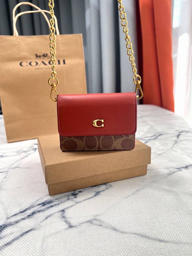 Coach蔻驰时尚经典迷你印花配棕链条小方包 小巧玲珑可爱无敌百搭 半翻盖卡包可斜挎 还可以装钥匙带卡片小口红 实物超级迷你可爱背起来非常卡哇伊礼盒套装手提袋都