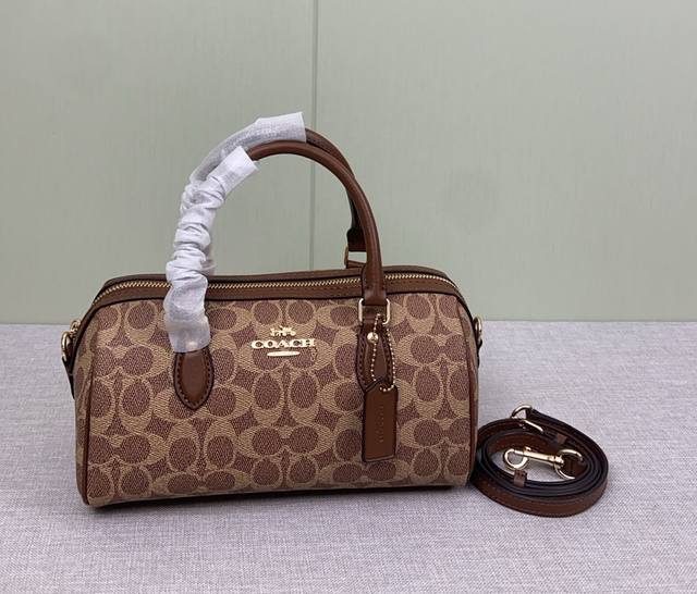 Coach 蔻驰新款 11月波士顿上新通勤出街都敲合适。 Coach 蔻驰新款 11月波士顿上新通勤出街都敲合适。