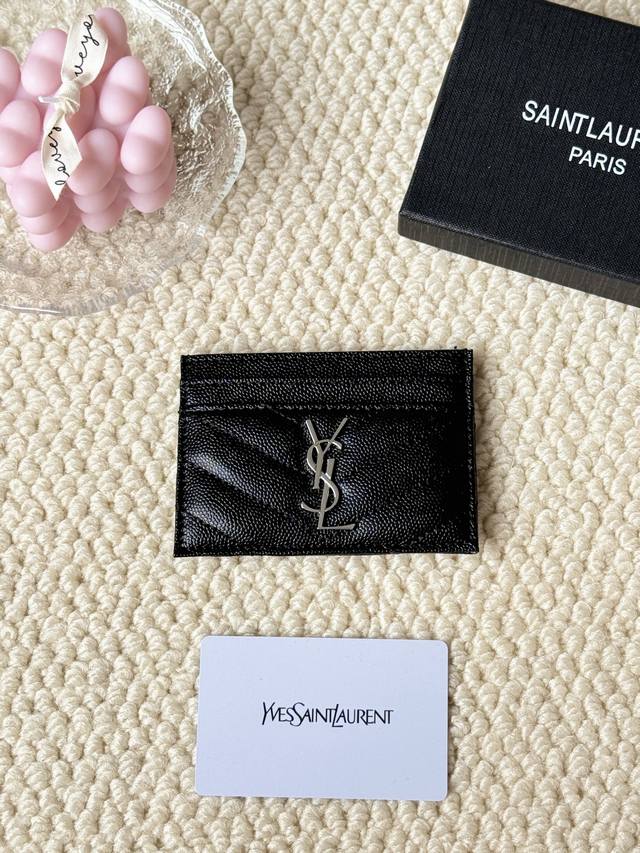 Ysl 圣罗兰最经典真皮卡包,内里配羊纹超纤,提花凸纹缝线羊皮信用卡夹,金属互扣式Ysl标志原单对版五金,复制细节 款号:423291尺寸:10.5×7.5×0 Ysl 圣罗兰最经典真皮卡包,内里配羊纹超纤,提花凸纹缝线羊皮信用卡夹,金属互扣式Ysl标志原单对版五金,复制细节 款号:423291尺寸:10.5×7.5×0