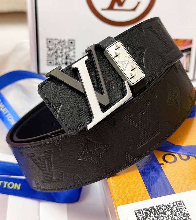 皮带：Lv.路易威登顶级复刻- 腰带：原单品质百分百进口原厂头层牛皮，保证真皮。双色扣工艺.真空电镀.永不掉色.24K纯钢扣头层小牛皮荔枝纹双面可用专柜同等质量