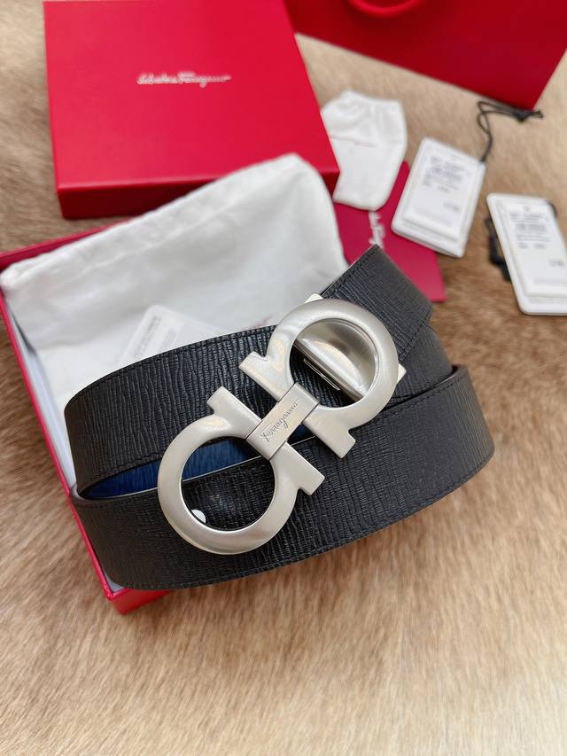 支持Nfc芯片扫描 批 配全套包装 品牌：菲拉格慕海外原单 扣头材质：精品实心铜扣 带身材质正面：35Mm宽度采用双面进口原版皮腰带，真空电镀五金扣头实物拍摄