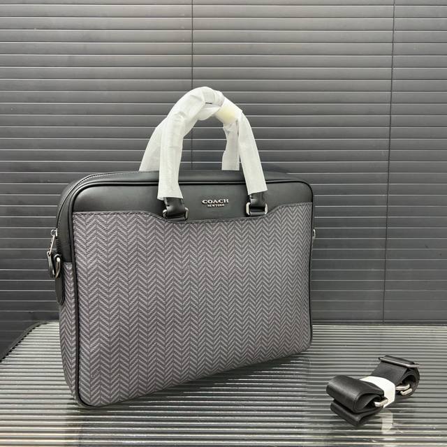 Coach 蔻驰 公文包Beckett 37 手提包 男士电脑背包 休闲百搭斜挎包 实物拍摄 配送防尘袋 38 X 27 Cm。