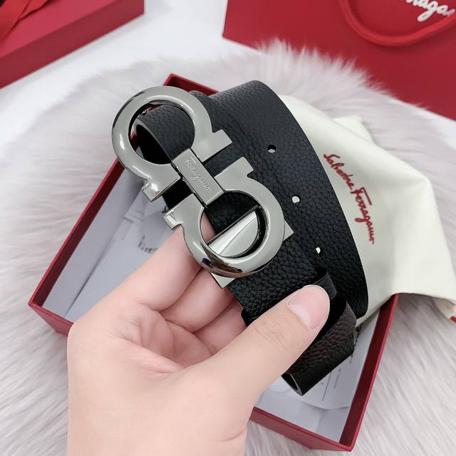 菲拉格慕Ferragamo 原单35Mm 带身采用进口牛皮 原厂定制 新款专用，扣头采用精品纯铜扣，正品开版。专营专柜款。