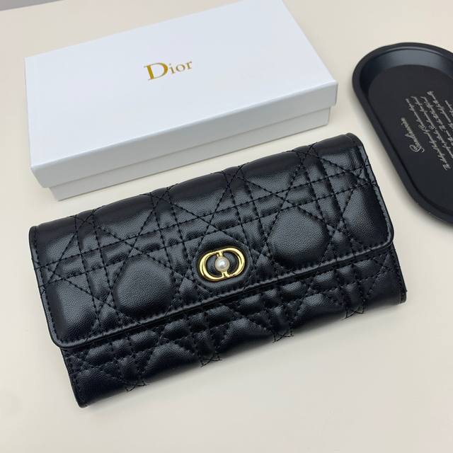 颜色 黑 杏尺寸 19X10.5X3.5型号 7523 专柜最新款火爆登场!采用进口小羊皮,绝美绣线,做工精致,媲美专柜! 颜色 黑 杏尺寸 19X10.5X3.5型号 7523 专柜最新款火爆登场!采用进口小羊皮,绝美绣线,做工精致,媲美专柜!