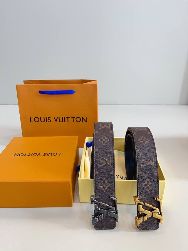 精美礼盒包装 送男友 送父亲 送给自己 首选 实在太高级啦 高版本皮带腰带[ 牛皮皮带～热门款 皮带里面最火的版本啦～质量很好 全套包装！五金绝对不褪色 皮带头