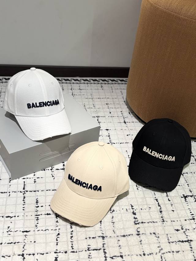 巴黎世家 经典休闲潮流款 棒球帽随便搭配都超好看!出门旅游!绝对要入手的一款 礼盒包装 巴黎世家 经典休闲潮流款 棒球帽随便搭配都超好看!出门旅游!绝对要入手的一款 礼盒包装