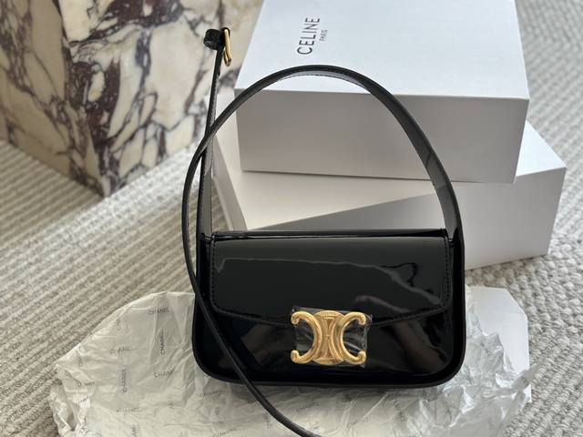 配盒 Size:20*11Cm Celine 好看又好用的腋下包 新款小可爱 复古性感百搭小包 不容错过!! 配盒 Size:20*11Cm Celine 好看又好用的腋下包 新款小可爱 复古性感百搭小包 不容错过!!