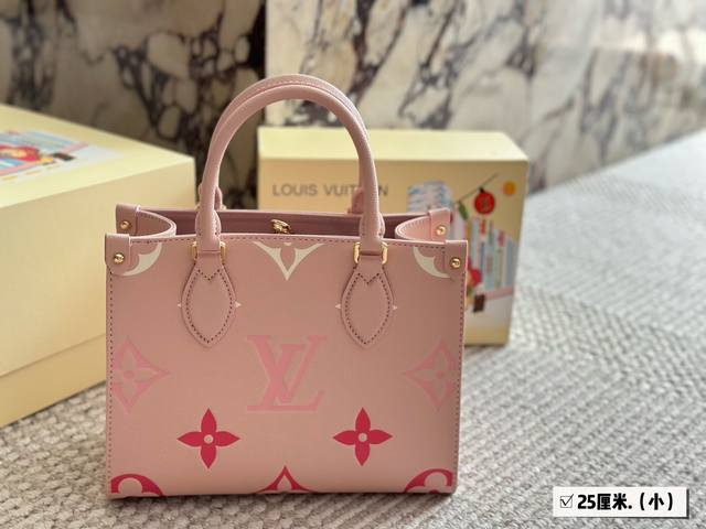 折叠 Size: 34*26Cm 中 25*20Cm 小 18*15Cm 迷你 质量超好 懂货来 整个包都是牛皮品质 真的是太高级啦! 冰淇淋色 这个颜色太惊艳 折叠 Size: 34*26Cm 中 25*20Cm 小 18*15Cm 迷你 质量超好 懂货来 整个包都是牛皮品质 真的是太高级啦! 冰淇淋色 这个颜色太惊艳