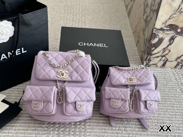 配盒 P310 P290 Size:20 19Cm 大号 17 15Cm 小号 小香家 Duma 双肩包 23P黑金小青蛙 可可爱爱 本季最可爱的双肩包 单肩 配盒 P310 P290 Size:20 19Cm 大号 17 15Cm 小号 小香家 Duma 双肩包 23P黑金小青蛙 可可爱爱 本季最可爱的双肩包 单肩