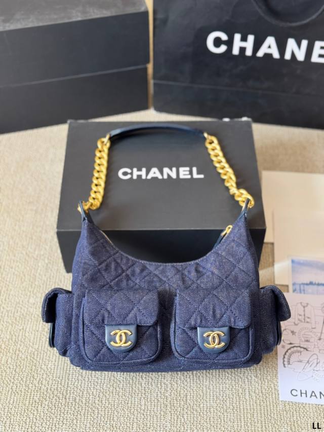 原版布 P330 Chanel Hobo 腋下包 慵懒随性又好背 上身满满的惊喜 高级慵懒又随性 彻底心动的一只 Size:30 20Cm 原版布 P330 Chanel Hobo 腋下包 慵懒随性又好背 上身满满的惊喜 高级慵懒又随性 彻底心动的一只 Size:30 20Cm
