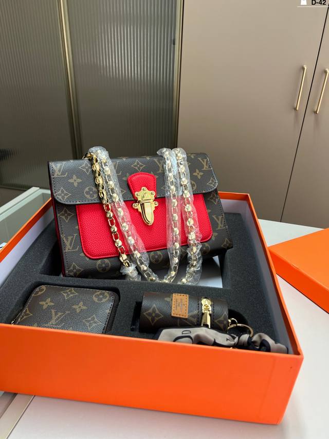 P200 Lv Victory 维多利亚邮差包套盒 口红包+卡包 D-42尺寸26×16配盒