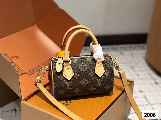 P170 配盒 Size：16*10Cm L家 Ss Speedy Nano 代购渠道 台湾客定老花+五金+黄皮 肩带可以拆卸和调节长短哦！