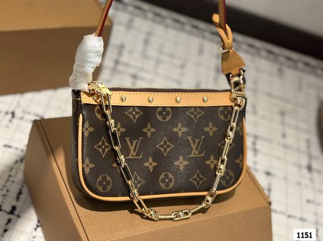 P170 配盒 Size：22*12Cm L家 麻将包 ！复刻版 短肩带！链条 统统都有！！ 夏天麻将包更合适，真香腋下包