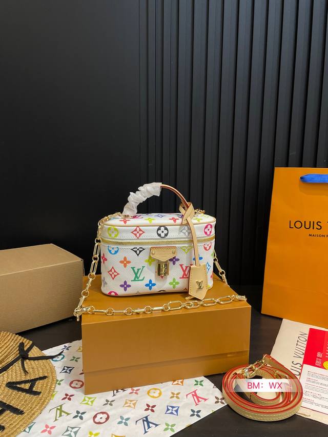 p230 配折叠礼盒 lv新款窄版Vanity福利出一只Lv路易威登新款窄版Vanity化妆包 这只Louis Vuitton X Takashi Muraka