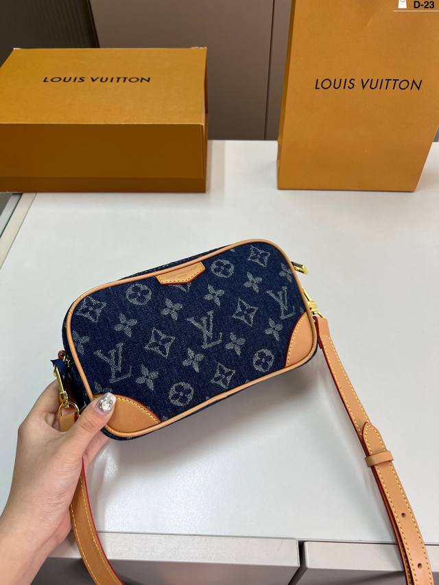 p160 lv路易斯威登牛仔相机包斜挎包 男女通用真的很实用 d-23尺寸20×12折叠盒