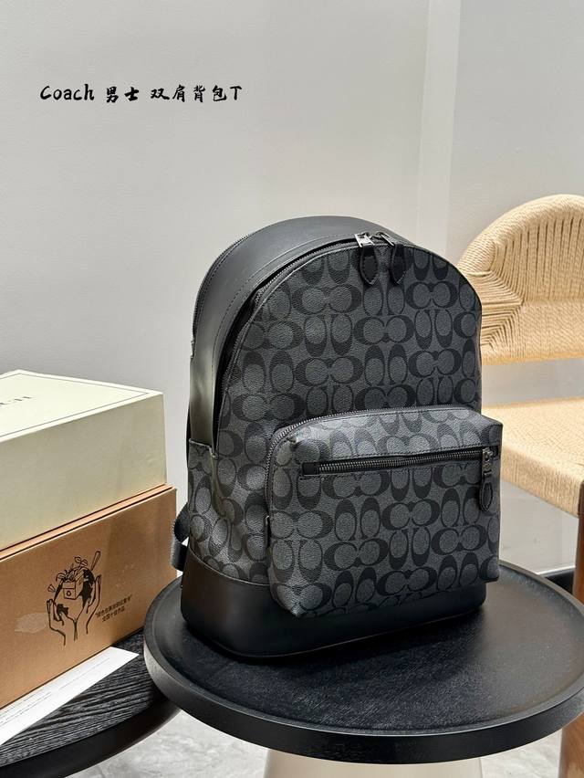 p210 size：32*41Cm coach蔻驰 双肩包 双拉链/双隔层！ 最经典实用的一款男士双肩包 强烈推荐 小长假需要一个它！ 搜索Coach 双肩包