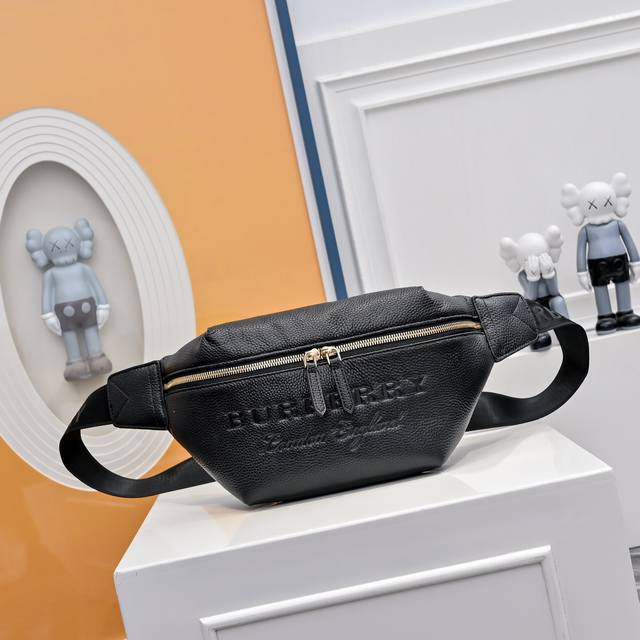 370 原单版巴宝莉Burberry男士专柜胸包腰包。专柜经典男士胸包 完美复刻 采用进口原版面料 配原版超高清五金Logo、专用帆布内里、专注细节 实物实拍