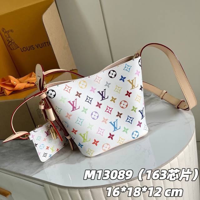 163C01 芯片版 内部价P 款号： M13089 原单加强版 独家实拍背景图 本款 All In Bb 手袋以灵动细节传递路易威登 X 村上隆再版系列的玩趣