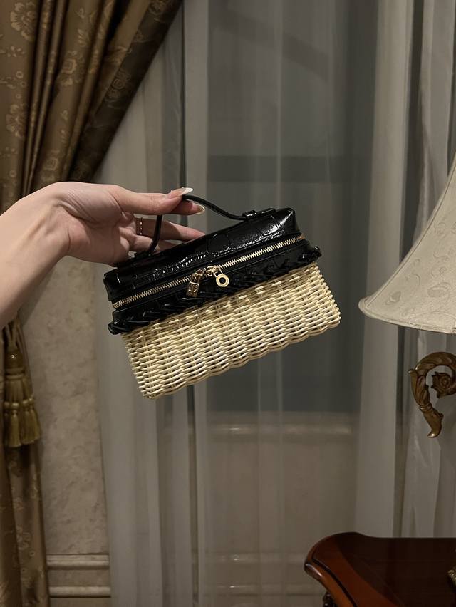 Newl19 牛皮压纹 藤编包 全球限量版夏日拿这个也太好看了吧现货供应