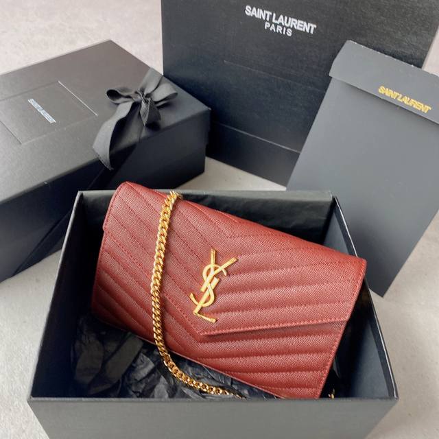 正品原厂皮 不配包装 #枣红色金扣 Monogram鱼子酱纹路原厂皮版本信封包.超级实用的一款小包,最经典的款式,升级最高级的版本,100%原厂牛皮配上精细手 正品原厂皮 不配包装 #枣红色金扣 Monogram鱼子酱纹路原厂皮版本信封包.超级实用的一款小包,最经典的款式,升级最高级的版本,100%原厂牛皮配上精细手