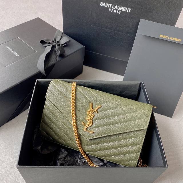 正品原厂皮 不配包装 #军绿色金扣 Monogram鱼子酱纹路原厂皮版本信封包.超级实用的一款小包,最经典的款式,升级最高级的版本,100%原厂牛皮配上精细手 正品原厂皮 不配包装 #军绿色金扣 Monogram鱼子酱纹路原厂皮版本信封包.超级实用的一款小包,最经典的款式,升级最高级的版本,100%原厂牛皮配上精细手