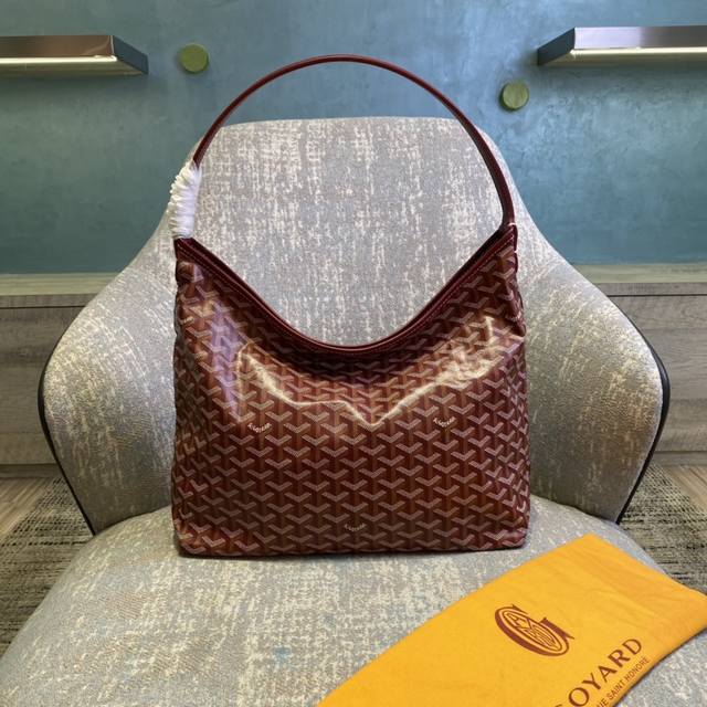 hobo腋下包 高定原单跑量 这款波西米亚风格的BohèMe包轻盈、柔软但结实，给人一种随意慵懒但又时髦精致之感。无论白天黑夜，始终洋溢着闲适漫游的时尚 Boh