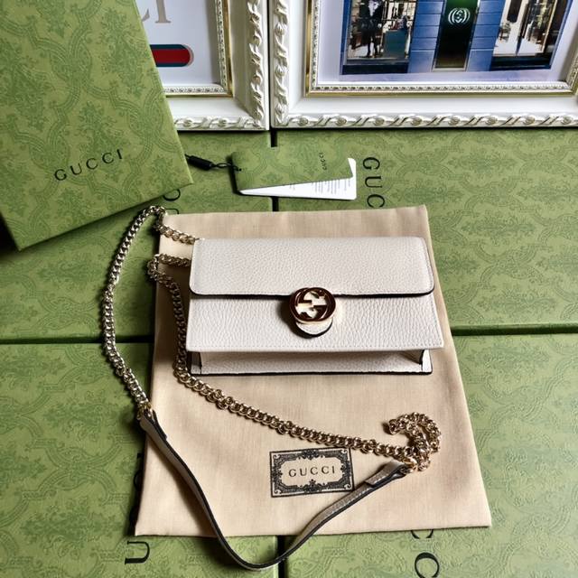 顶配版 配绿盒包装 G家爆款荔枝纹纹双G 链条包，有18个卡位，放7P无压力，链条120Cm,可拆卸。型号:510314！颜色：白皮，黑皮，灰皮，红皮，尺寸:2