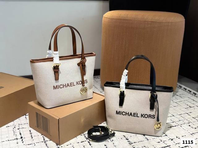 配盒子 Mk 托特包 特别适合宝妈,或者日常通勤,巨能装。可以放下平板,平板电脑,短途旅行可以直接放几套衣服啥的,比较实用。尺寸:22.19 配盒子 Mk 托特包 特别适合宝妈,或者日常通勤,巨能装。可以放下平板,平板电脑,短途旅行可以直接放几套衣服啥的,比较实用。尺寸:22.19