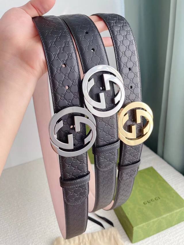 品牌 :古奇 价格p :配带全套原版包装 材质 : 进口牛皮搭配磨砂牛皮底，搭配18K钢扣 颜色 黑色， 规格 :3.8Cm 卖点 :皇家御用经典款式，永不过时