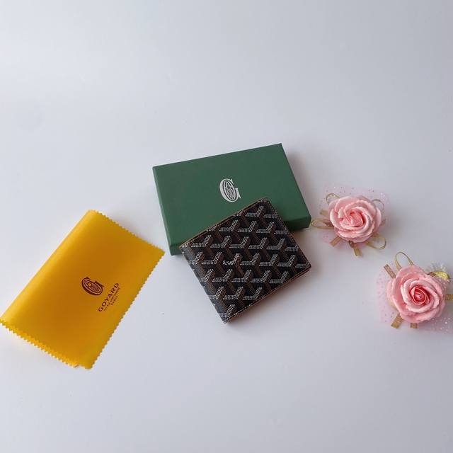 Goyar 戈雅 钱包 160年来源自19世纪的点画式Y字印花面料和始终如一，便携随身携带，轻便 耐磨材质，可以放下多张银行卡 配礼盒包装钱包 原版皮，原版五金