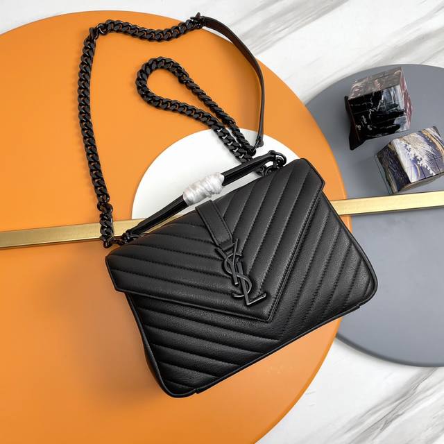 Monogram College# 黑色 黑扣_24Cm 万年款邮差包，火辣辣的劲爆款24Cm，街拍神器，众多明星好莱坞女神的首选款式，怎么搭都好看、怎么搭都毫